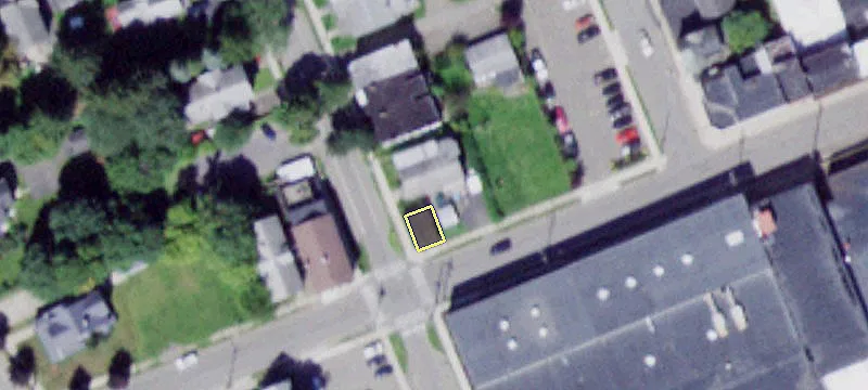 702 Main St