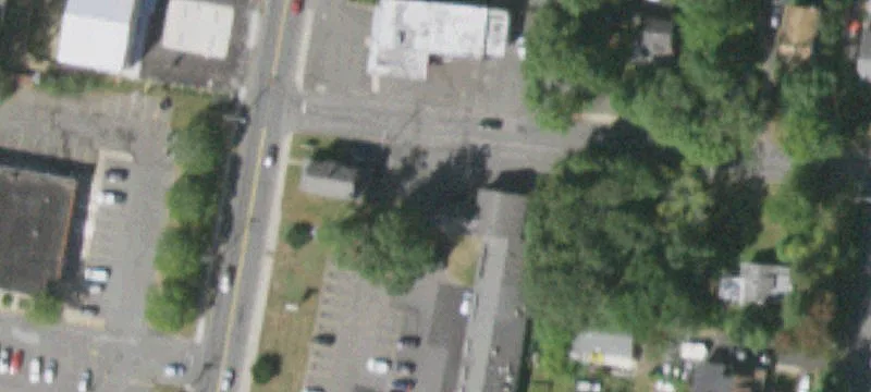 320 Main St