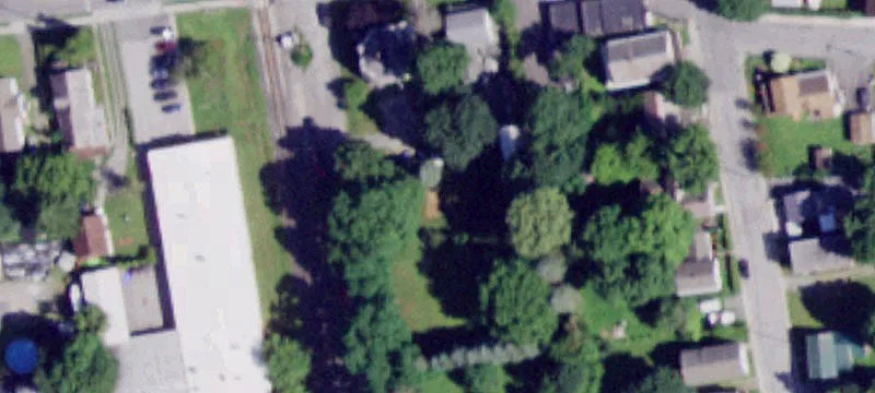 8 Riv St