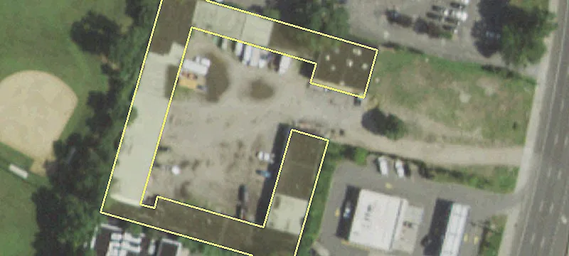 388 Broadhollow Rd