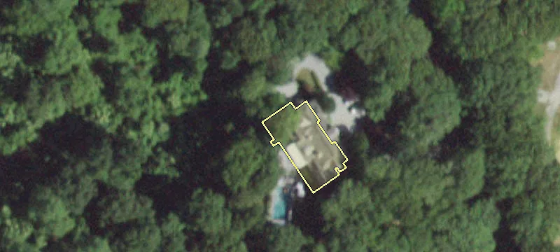 52 Edge Of Woods Rd