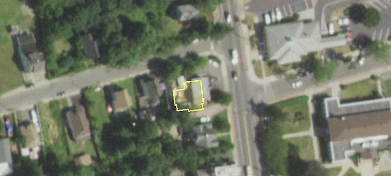 77 Carleton Ave