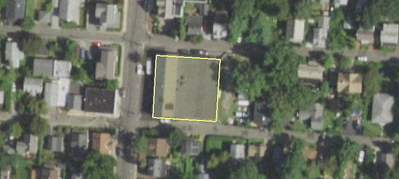 77 Roslyn Ave