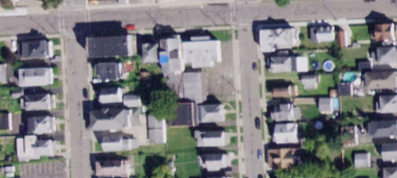 225 Squires Ave