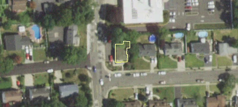 799 Deer Park Ave