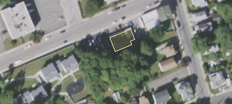 1561 Park St