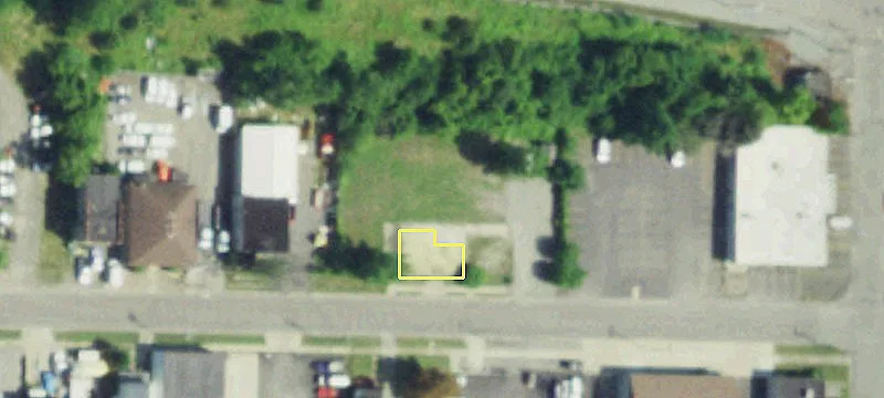2576 Seneca Ave