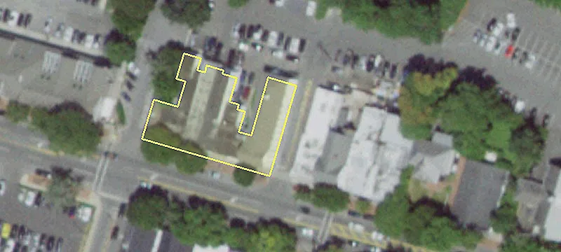 46 Newtown Ln