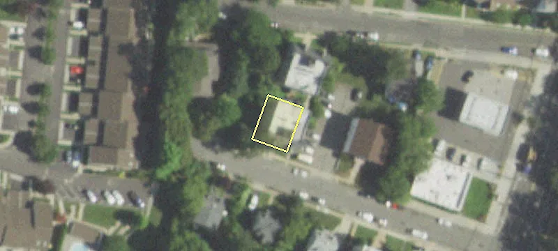 699 School St
