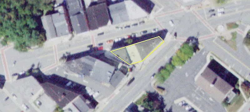 27 Main St