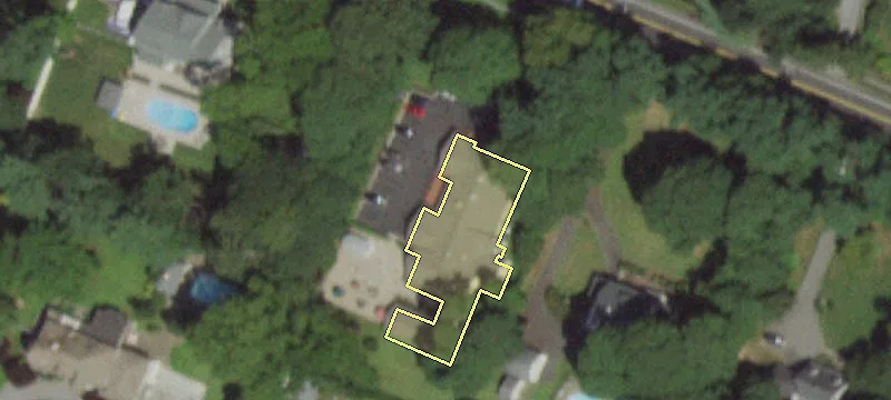 70 Greenlawn Rd