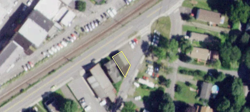41 Railroad Ave