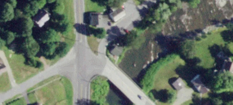 2 Riverside Dr