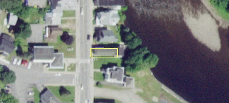 28 Main St