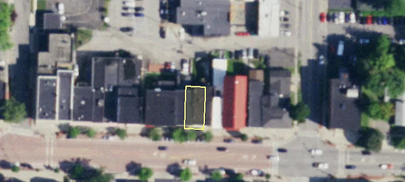 706 Main St
