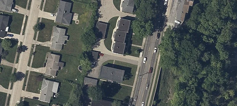 2702 Wooster Rd