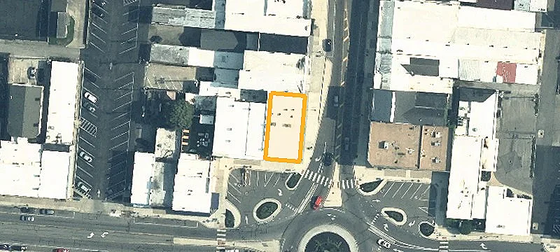 40 Monument Sq
