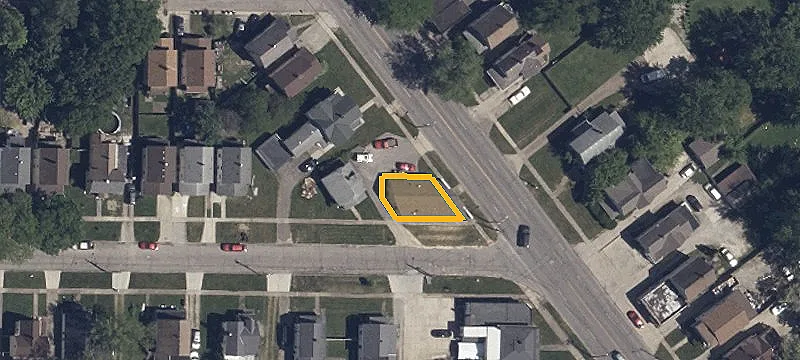 900 Lk Ave