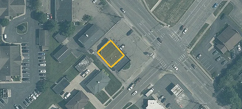1301 Main St