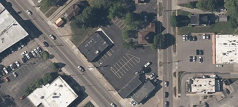 595 Broadway Ave