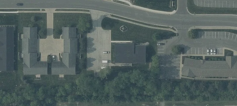 1220 Irmscher Blvd