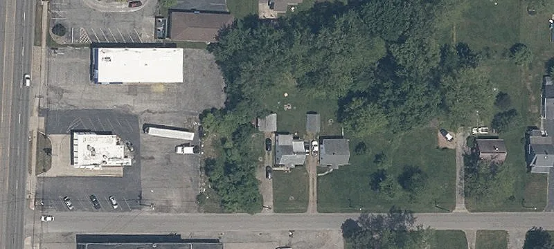 104 Laurel St