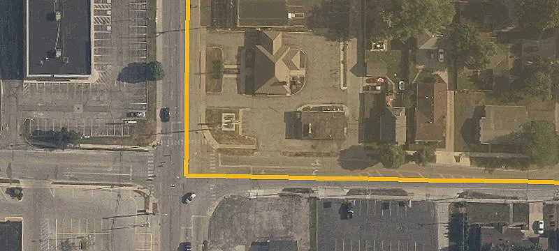 737 Main St
