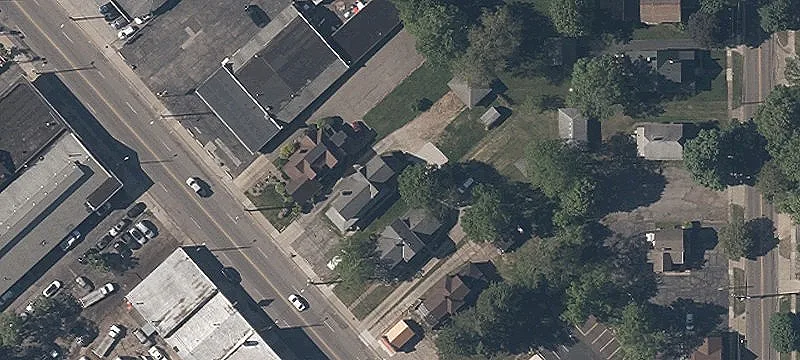 579 Broadway Ave