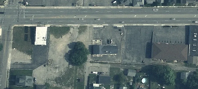 1577 Main St