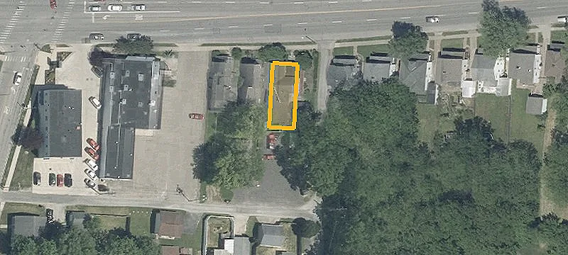 922 Main St