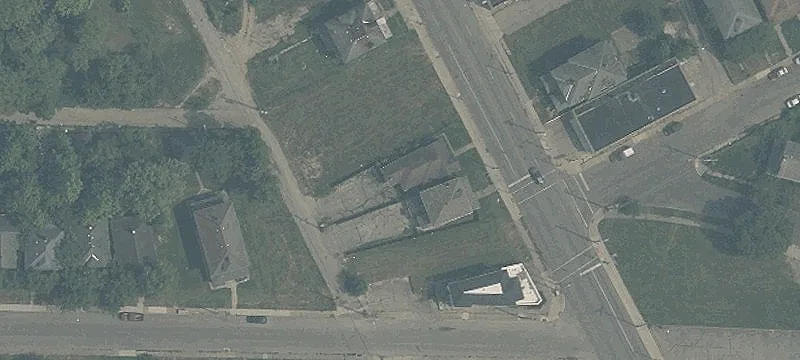2115 Main St