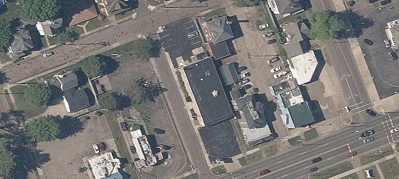 704 Lincoln E Way