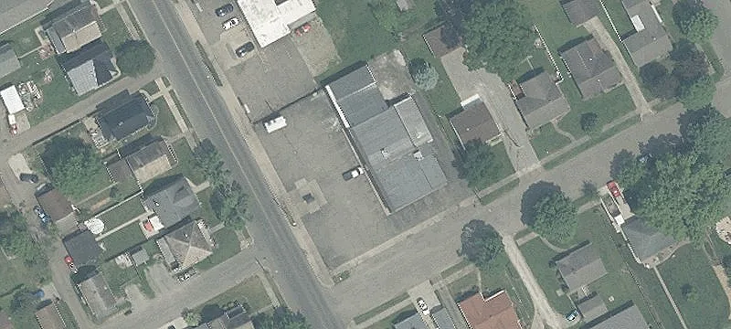 909 Tuscarawas NW Ave