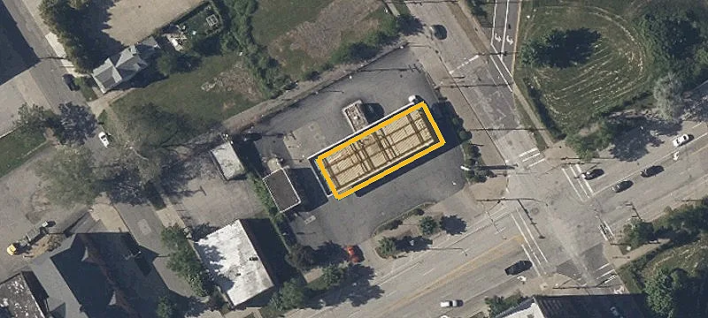 2553 Superior E Ave