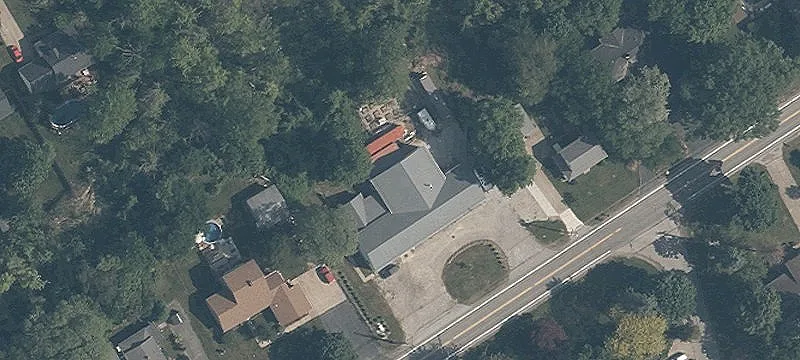 1037 Riverside Dr