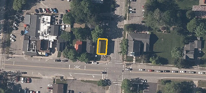 1595 Main St