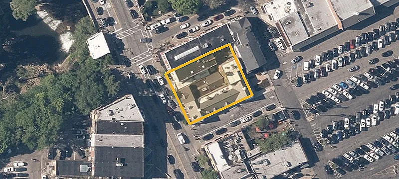 40 Main St