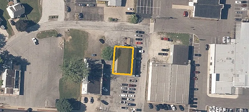 1157 Main St