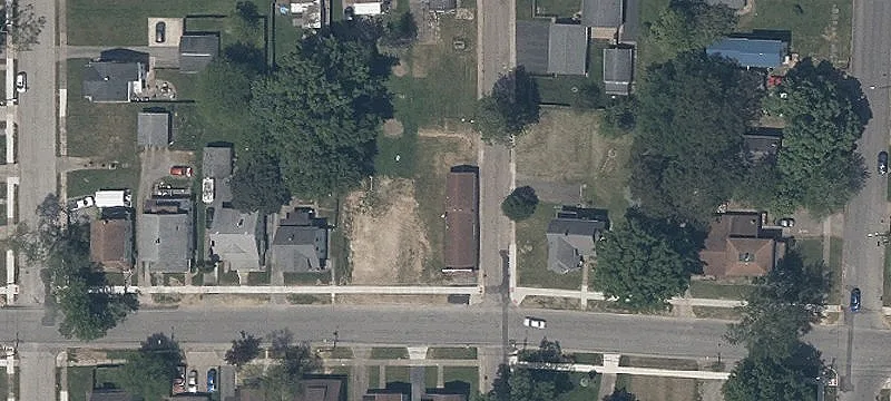 300 Maple St