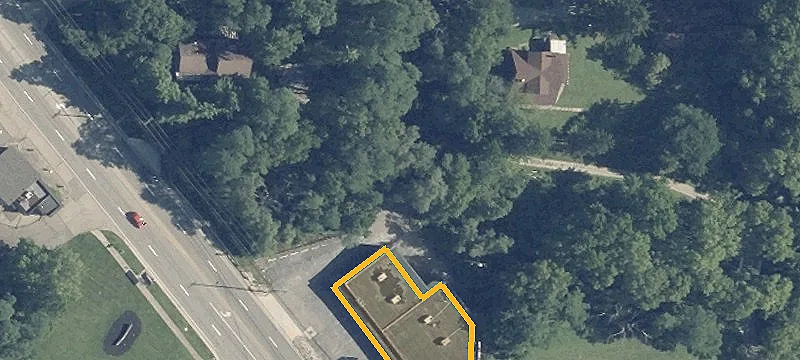 7600-7602 Main St