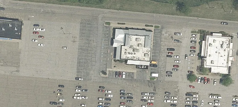100 Mall Dr
