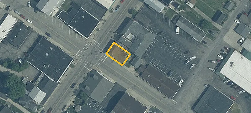 98 Main St