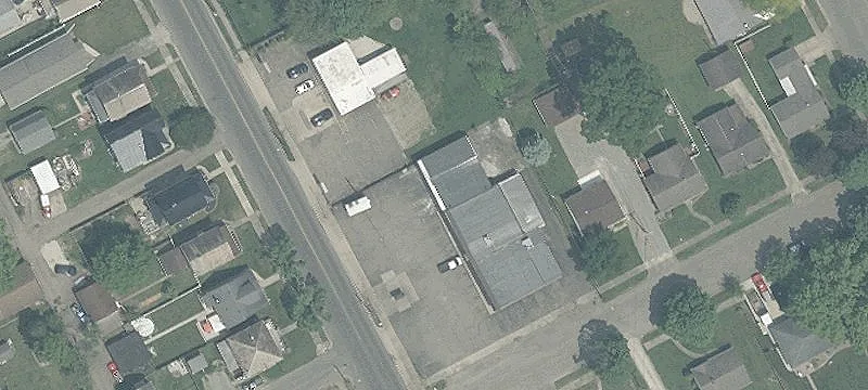 909 Tuscarawas NW Ave