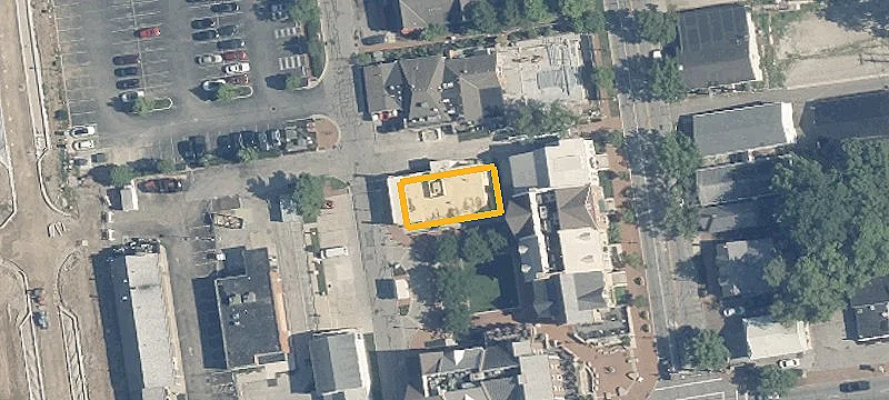 24 Darby St
