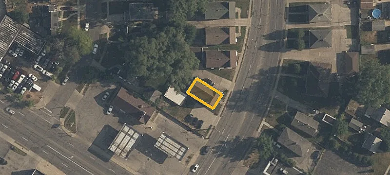 3319 Douglas Rd