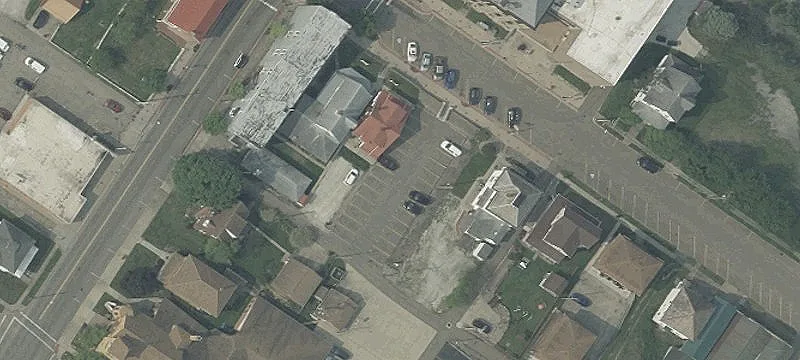 32 2nd SE St