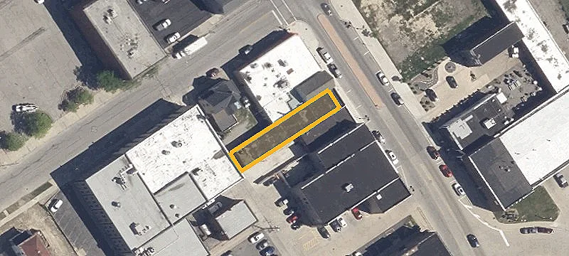 916 Broadway