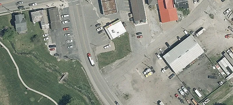 121 Canal Rd