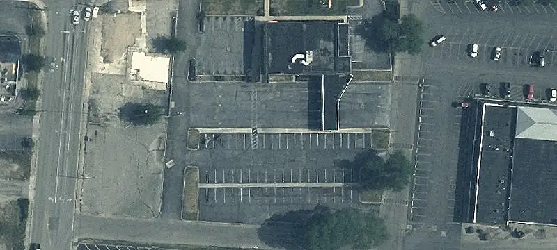 2025 Main St