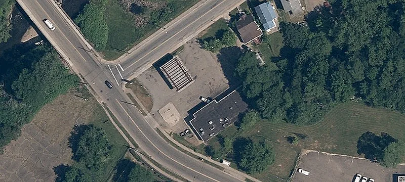 704 Sherrick SE Rd